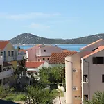 With Parking Space - 7604 Apartamento Vodice