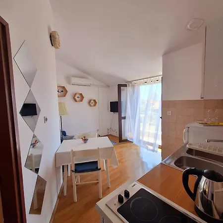 Apartment With A Parking Space - 7604