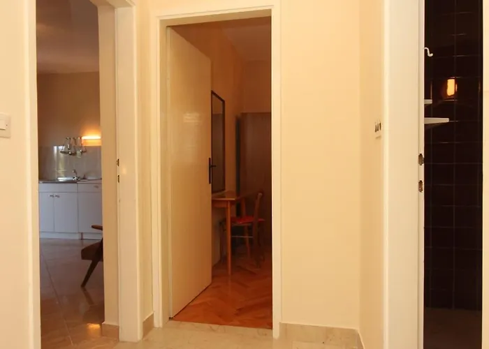With Parking Space - 7604 Apartman Vodice
