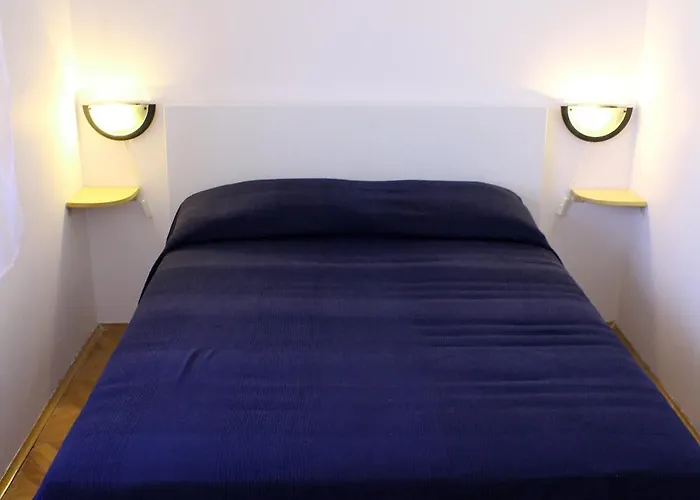 Appartement With Parking Space - 7604 *