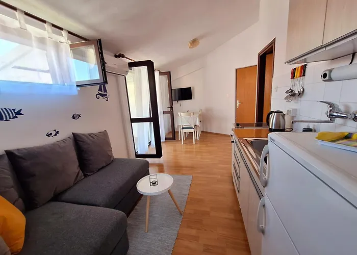 With Parking Space - 7604 Apartman Vodice