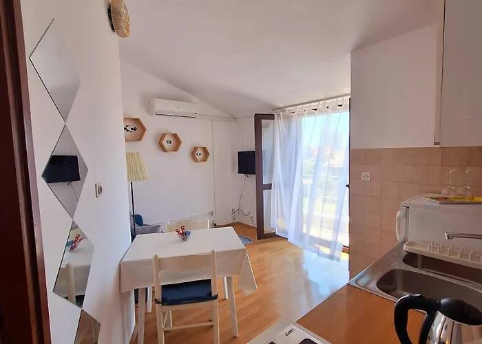 Apartman With Parking Space - 7604